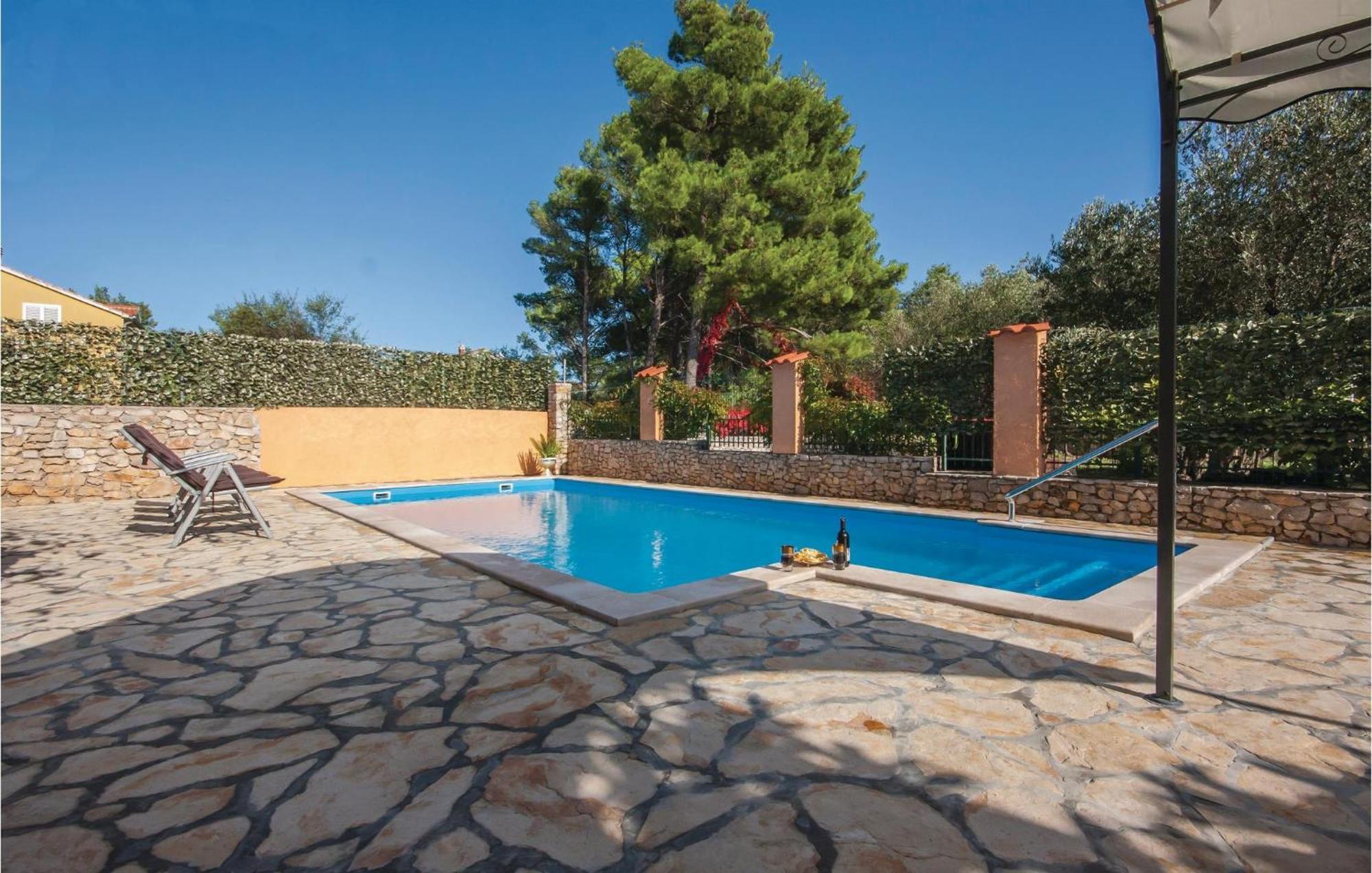 Awesome Apartment In Jadrija With Wifi Bagian luar foto