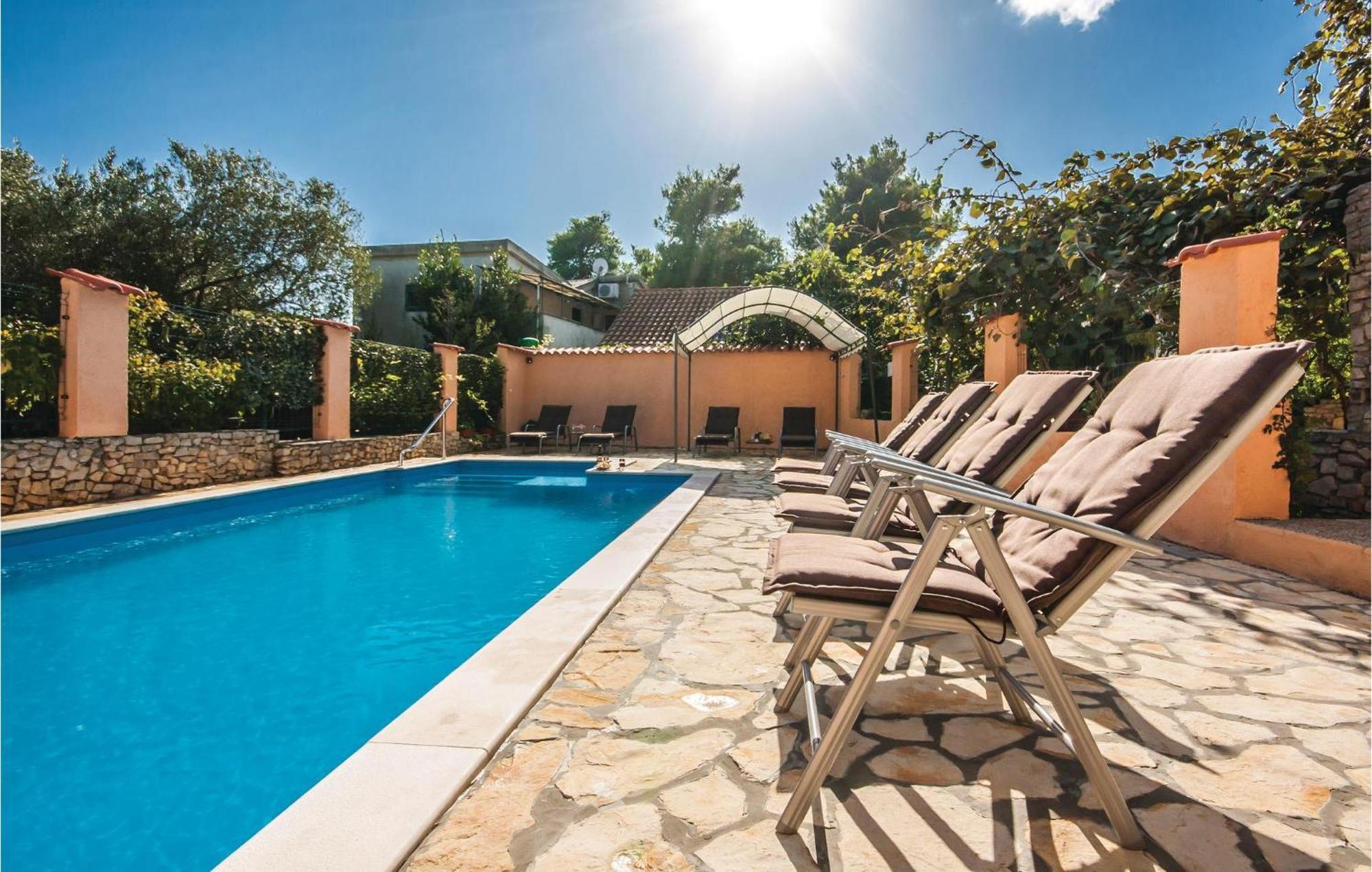 Awesome Apartment In Jadrija With Wifi Bagian luar foto
