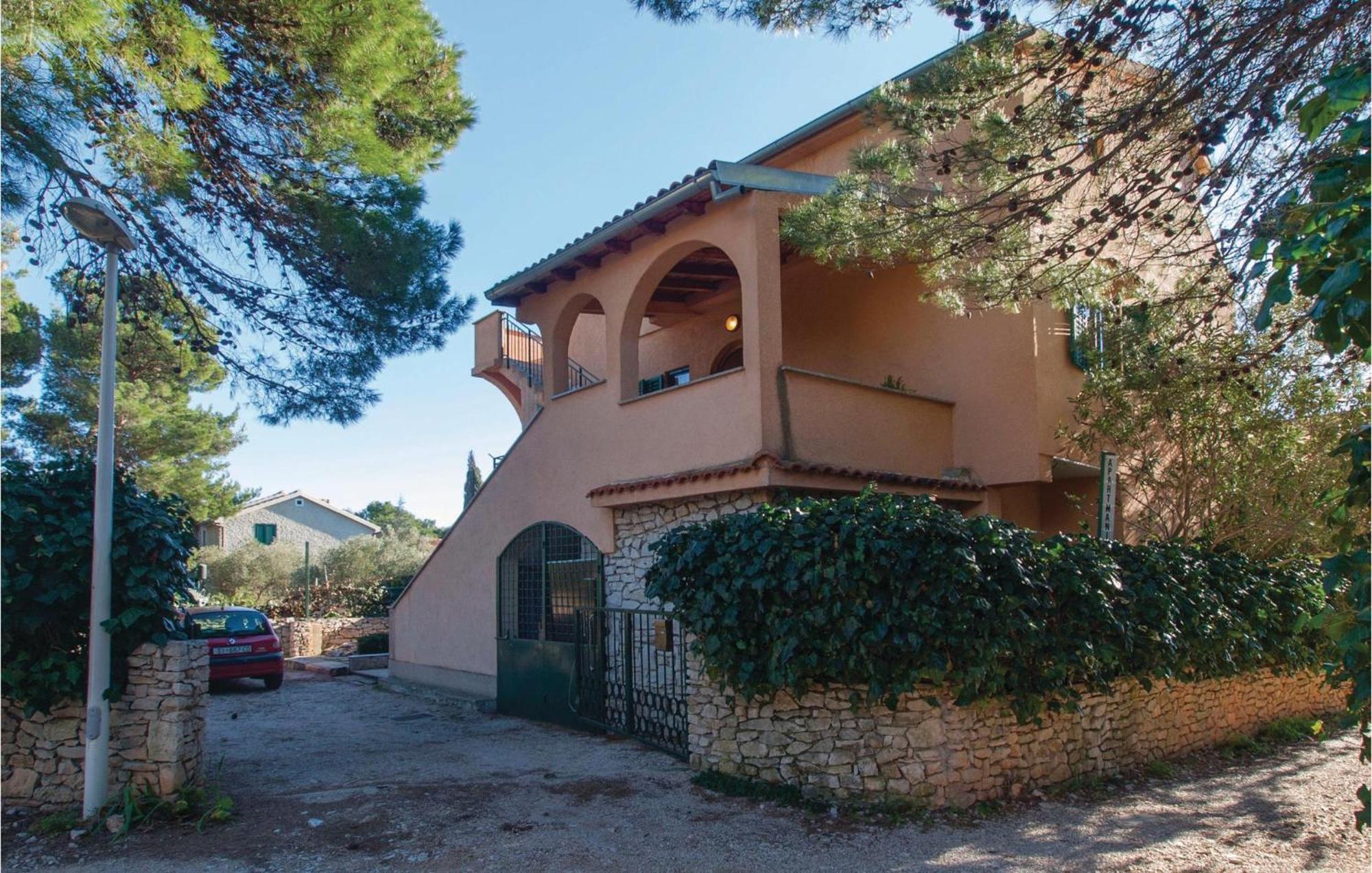 Awesome Apartment In Jadrija With Wifi Bagian luar foto