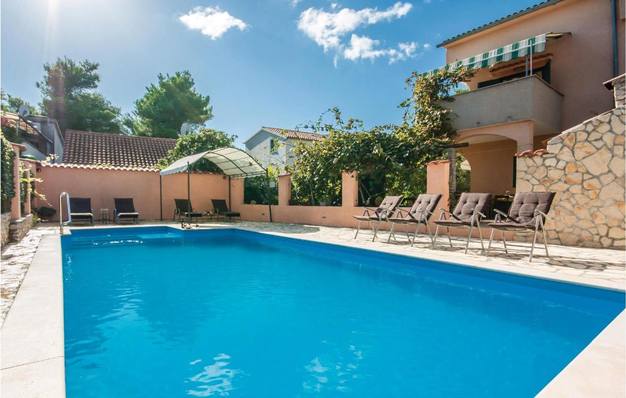 Awesome Apartment In Jadrija With Wifi Bagian luar foto