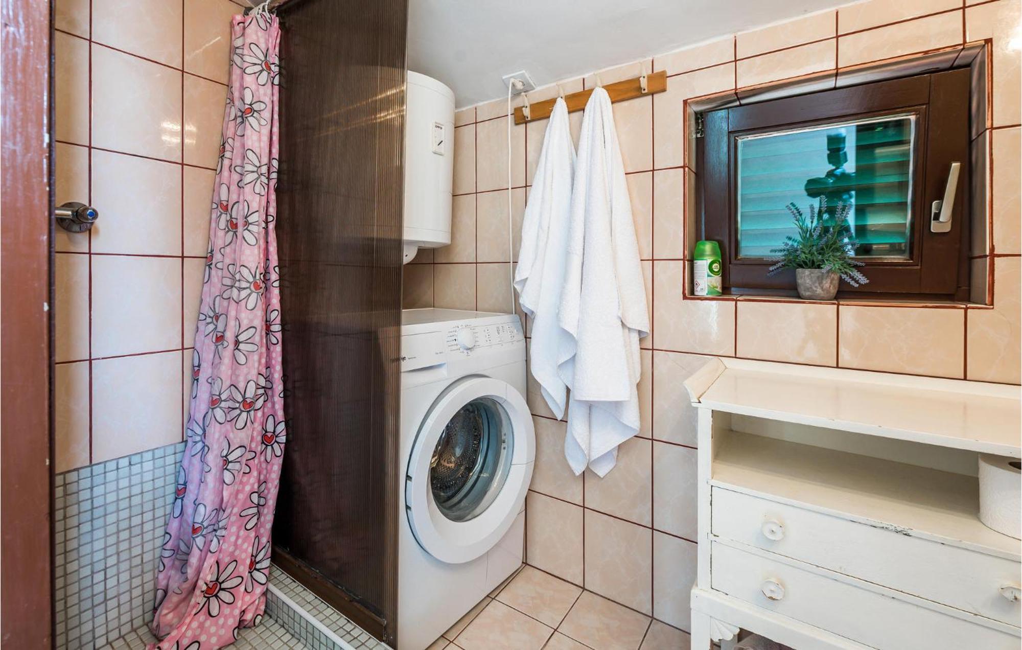 Awesome Apartment In Jadrija With Wifi Bagian luar foto